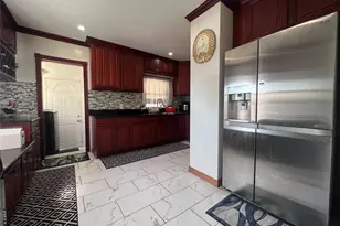 124-18 107th Ave, Richmond Hill, NY 11419 - Photo 4