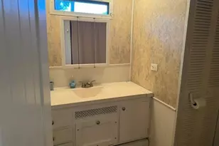 1661 Old Country Rd, Riverhead, NY 11901 - Photo 18