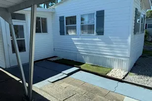 1661 Old Country Rd, Riverhead, NY 11901 - Photo 4