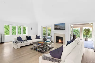 141 Middle Pond Road, Southampton, NY 11968 - Photo 12