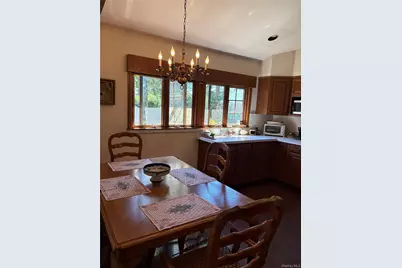 53-34 Browvale Lane, Little Neck, NY 11362 - Photo 22