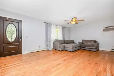 16 Hillside Road, Farmingville, NY 11738 - Photo 8