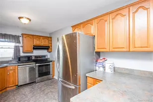 16 Hillside Rd, Farmingville, NY 11738 - Photo 4