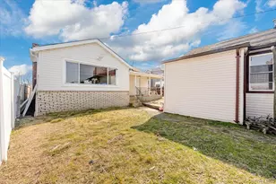 214 Beach 3rd St, Far Rockaway, NY 11691 - Photo 24