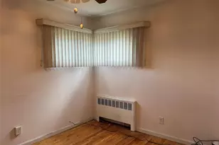 957 N Fulton Ave, Lindenhurst, NY 11757 - Photo 16