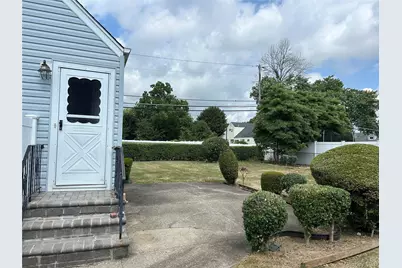 957 N Fulton Avenue, Lindenhurst, NY 11757 - Photo 24