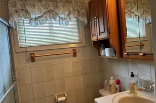 957 N Fulton Ave, Lindenhurst, NY 11757 - Photo 14