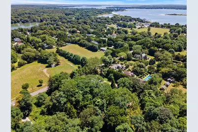 26 S Menantic Road, Shelter Island, NY 11964 - Photo 44