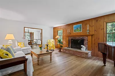 26 S Menantic Road, Shelter Island, NY 11964 - Photo 14