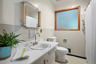 26 S Menantic Rd, Shelter Island, NY 11964 - Photo 30