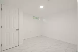 1 Atna Dr, Amityville, NY 11701 - Photo 16