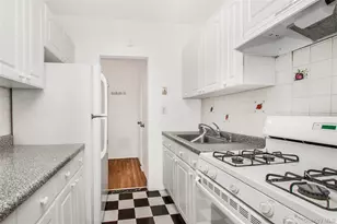 512 Kappock St, Bronx, NY 10463 - Photo 4