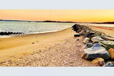 57 Pennyfield Cp Dr, Bronx, NY 10465 - Photo 16