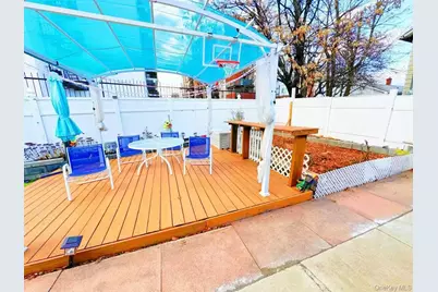 57 Pennyfield Cp Dr, Bronx, NY 10465 - Photo 4