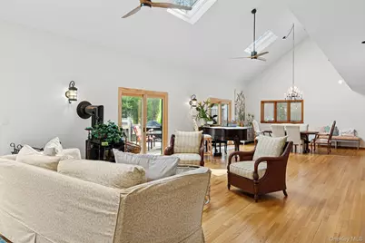 624 Noyack Road, Southampton, NY 11968 - Photo 2