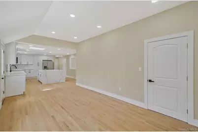 48 Vernon Street, Patchogue, NY 11772 - Photo 12