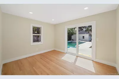 48 Vernon Street, Patchogue, NY 11772 - Photo 14