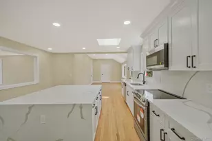 48 Vernon St, Patchogue, NY 11772 - Photo 8