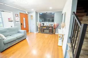 60 32nd St, Copiague, NY 11726 - Photo 6