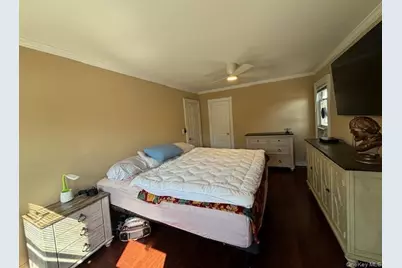 452 Macatee Place, Mineola, NY 11501 - Photo 14