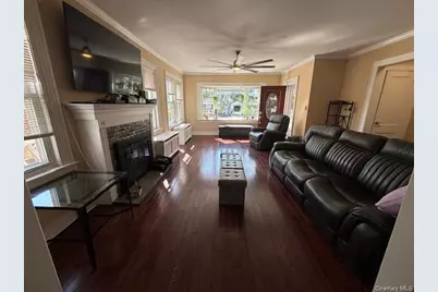 452 Macatee Place, Mineola, NY 11501 - Photo 4