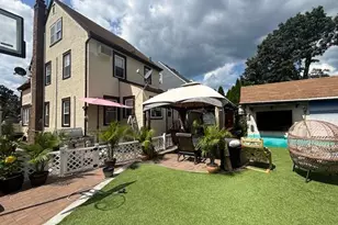 456 Macatee Pl, Mineola, NY 11501 - Photo 38