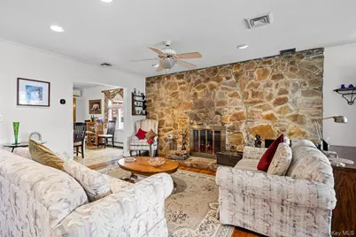 23 Nassau Road, Great Neck, NY 11021 - Photo 4