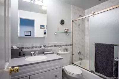 23 Nassau Road, Great Neck, NY 11021 - Photo 20