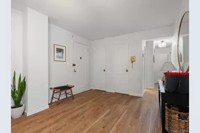 1 Washington Square Washington Square #1D, Larchmont, NY 10538 - Photo 4