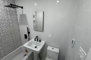 121-11 195th St, Saint Albans, NY 11413 - Photo 4