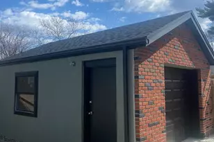 121-11 195th St, Saint Albans, NY 11413 - Photo 8