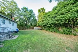 20 Lupidia St, Amityville, NY 11701 - Photo 6