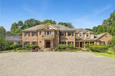 5 Danton Lane S, Locust Valley, NY 11560 - Photo 2