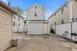 141-22 181st St, Springfield Gardens, NY 11413 - Photo 16