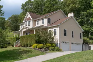 115 Brigadoon Blvd, Highland Mills, NY 10930 - Photo 2