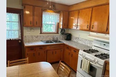 37 Conklin Avenue, Haverstraw, NY 10927 - Photo 8