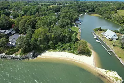 265 Arshamomaque Avenue, Southold, NY 11971 - Photo 4