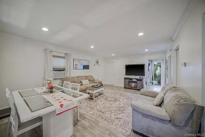 107 E 9th Street, Huntington Station, NY 11746 - Photo 4