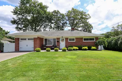 1057 Thompson Drive, Bay Shore, NY 11706 - Photo 2