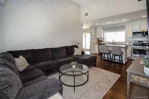 1057 Thompson Dr, Bay Shore, NY 11706 - Photo 4