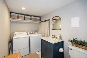 1057 Thompson Dr, Bay Shore, NY 11706 - Photo 22