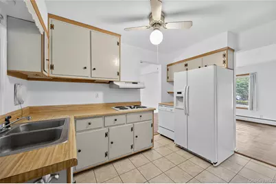 4 King Street, Glenwood Landing, NY 11547 - Photo 12