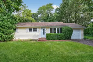 4 King St, Glenwood Landing, NY 11547 - Photo 2