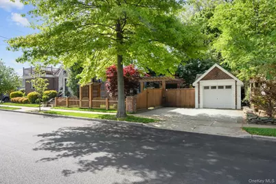 29 W Henrietta Avenue, Oceanside, NY 11572 - Photo 8