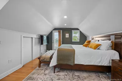 29 W Henrietta Avenue, Oceanside, NY 11572 - Photo 32