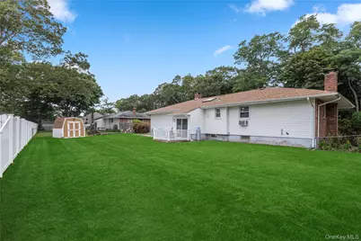 18 Sterling Place, Sayville, NY 11782 - Photo 6