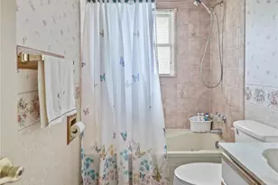 18 Sterling Pl, Sayville, NY 11782 - Photo 16