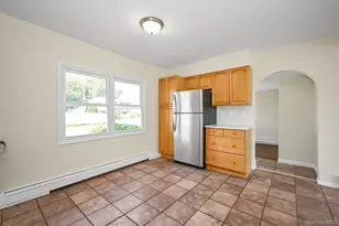 77 Autumn Ln, Hicksville, NY 11801 - Photo 8