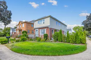 18 Rose Ln, New Hyde Park, NY 11040 - Photo 2