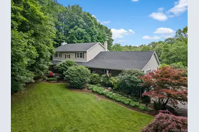 7 Van Keuren Avenue, Pine Bush, NY 12566 - Photo 2